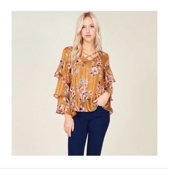 Papermoon Tops - PAPERMOON CRESCENT 🔸Tiered Sleeve Floral Blouse